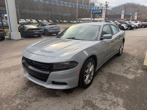 Used 2022 Dodge Charger SXT image 6