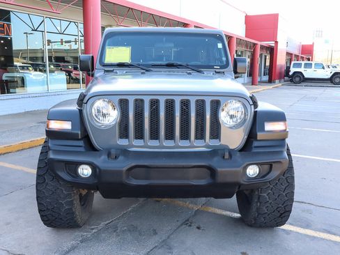 Used 2019 Jeep Wrangler Unlimited Sport S image 3