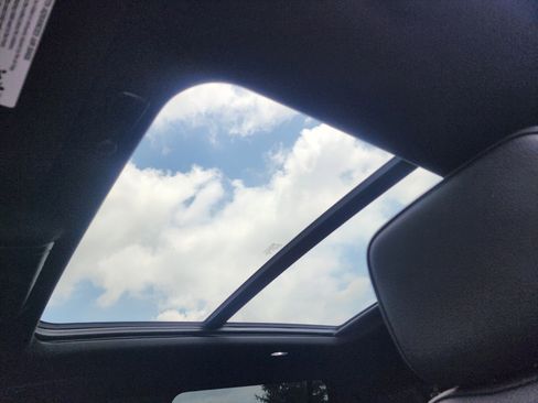 Used 2024 GMC Yukon XL Denali image 28