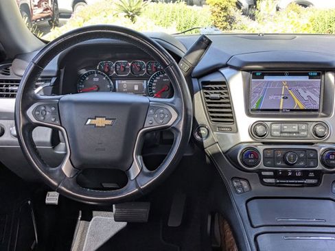 Used 2018 Chevrolet Suburban Premier image 18