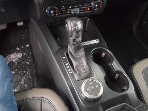 New 2025 Ford Bronco Outer Banks image 9