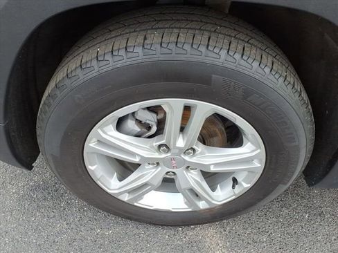 Used 2024 GMC Terrain SLE FWD image 13