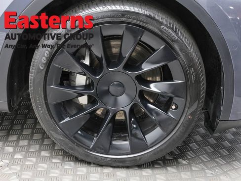 Used 2021 Tesla Model Y Long Range AWD/4WD image 25