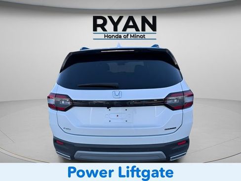 Used 2023 Honda Pilot Touring image 9