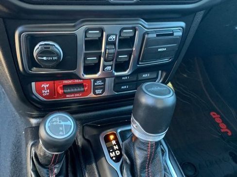 Used 2020 Jeep Gladiator Rubicon image 31