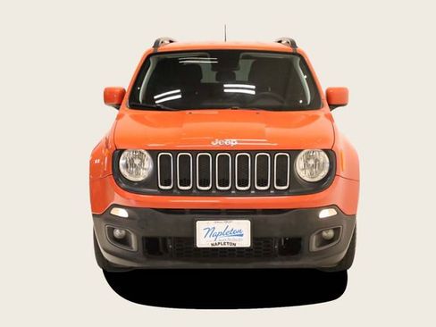 Used 2018 Jeep Renegade Latitude image 3
