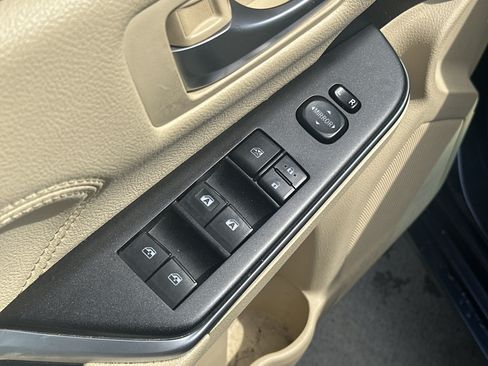 Used 2014 Toyota Camry SE FWD image 14