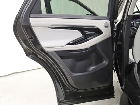 Used 2021 Land Rover Range Rover Evoque SE image 38