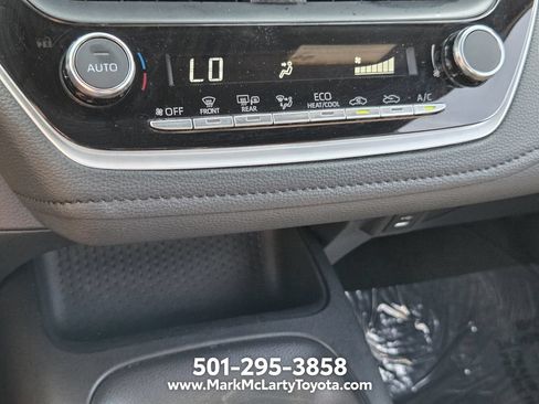 Used 2025 Toyota Corolla SE FWD image 19