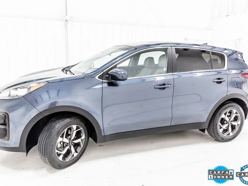 Used 2022 Kia Sportage LX image 3
