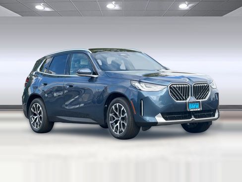 Used 2025 BMW X3 xDrive30i w/ Convenience Package image 6