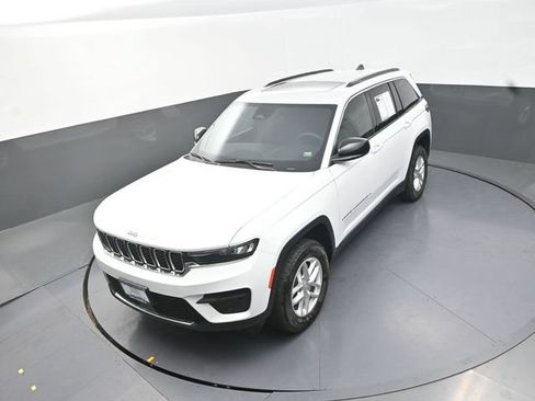 Used 2026 Jeep Grand Cherokee Laredo X AWD/4WD image 13