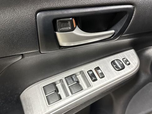Used 2012 Toyota Camry SE w/ Leather Pkg FWD image 21