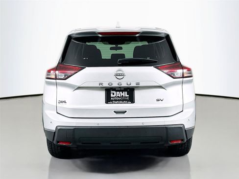 Used 2024 Nissan Rogue SV FWD image 12