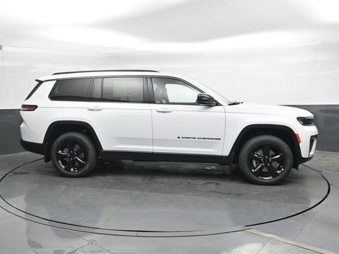 New 2026 Jeep Grand Cherokee L Limited AWD/4WD image 3