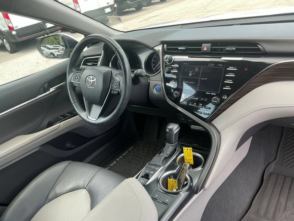 Used 2020 Toyota Camry XLE FWD image 22