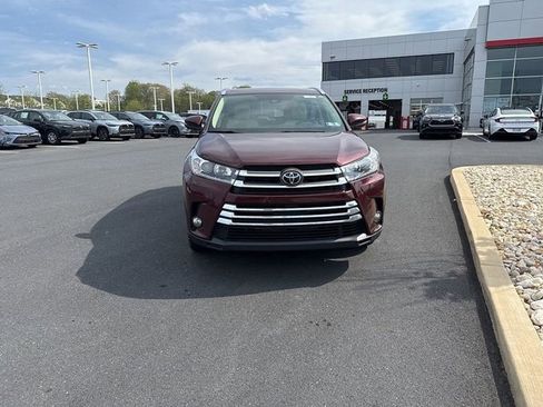 Certified 2018 Toyota Highlander Limited image 2