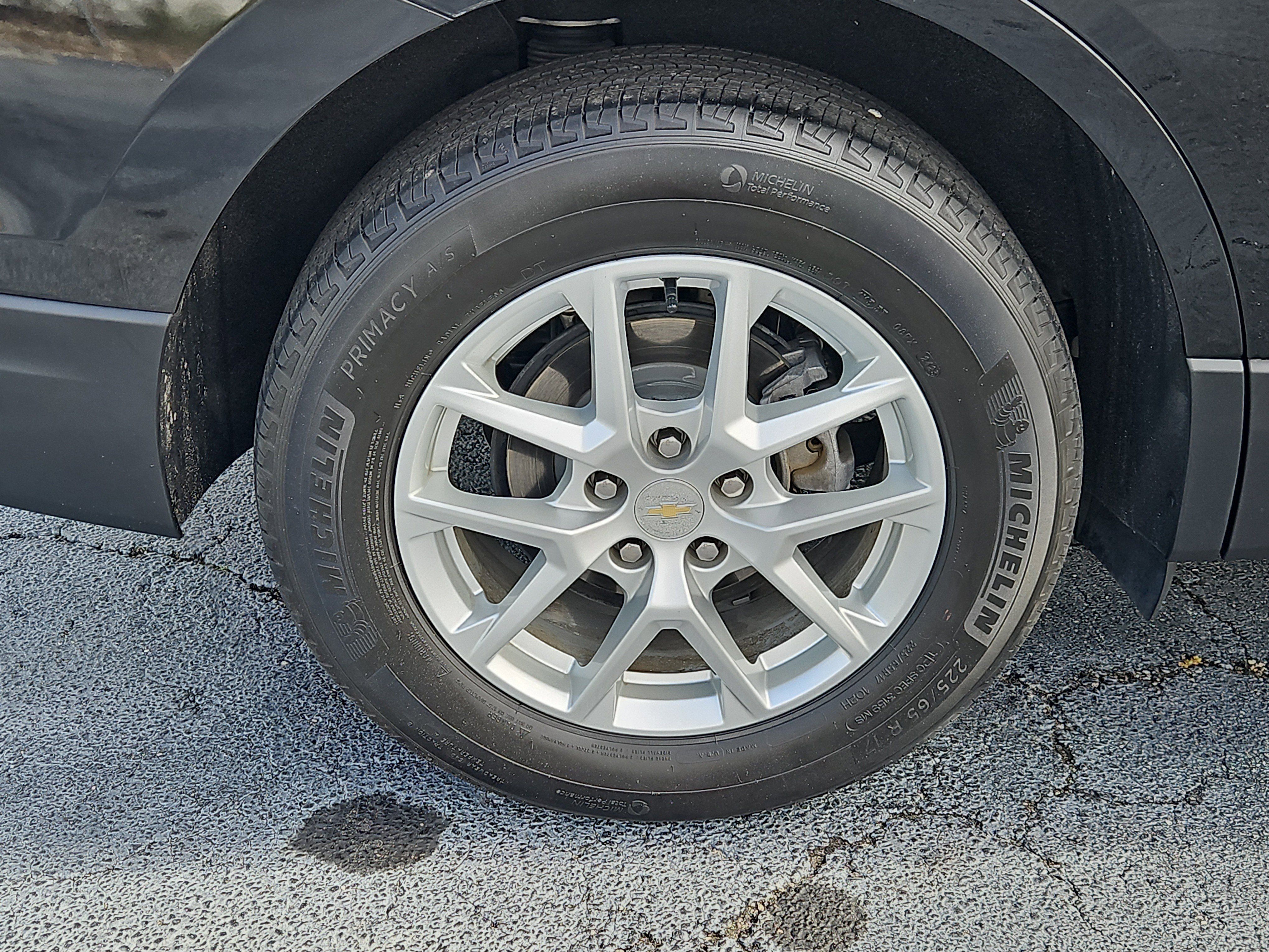 Certified 2024 Chevrolet Equinox LS w/ LS Convenience Package FWD image 5