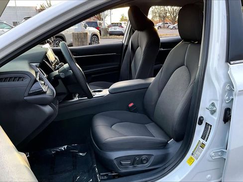 Used 2023 Toyota Camry LE image 7