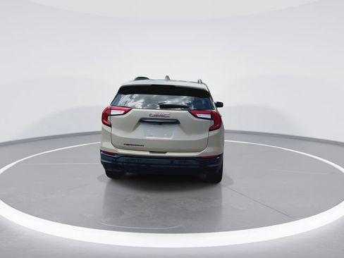 Used 2023 GMC Terrain SLT w/ Tech Package FWD image 10