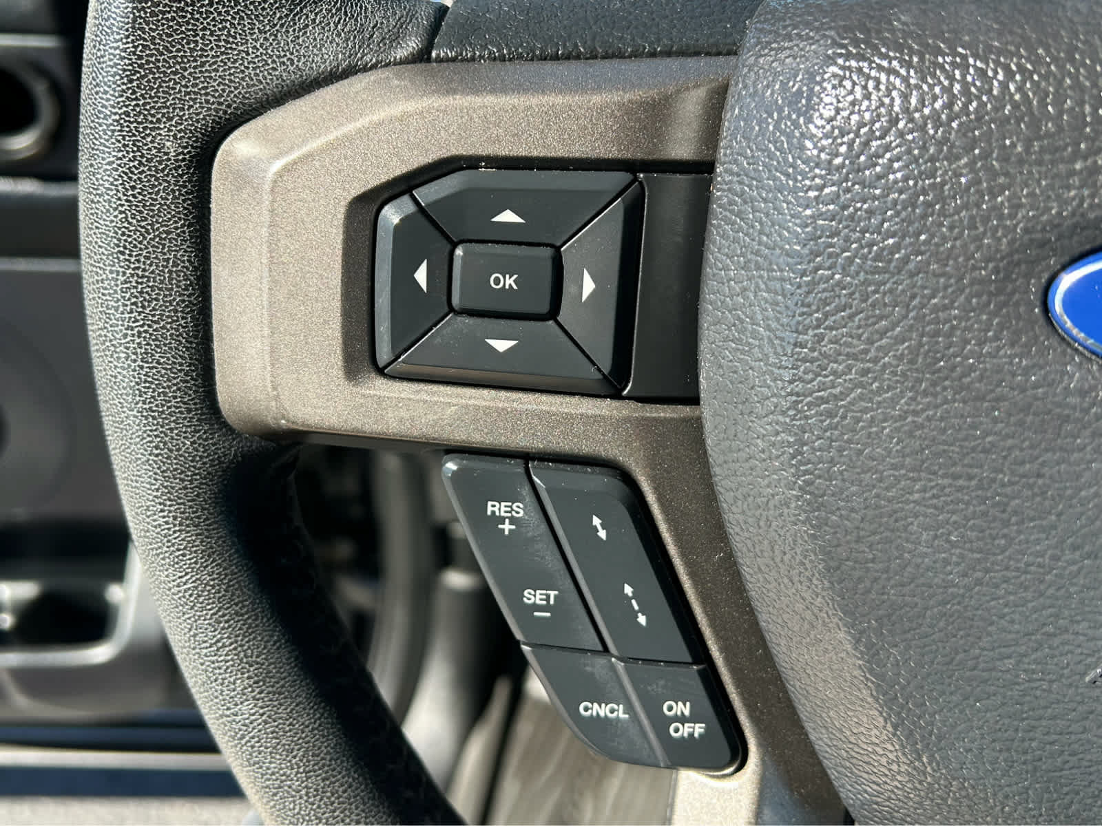 Used 2019 Ford Expedition XLT w/ Equipment Group 202A AWD/4WD image 27