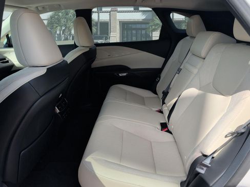 Certified 2024 Lexus RX 350 FWD w/ Convenience Package image 23