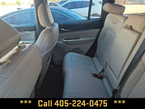 Used 2023 Jeep Grand Cherokee Limited RWD image 28
