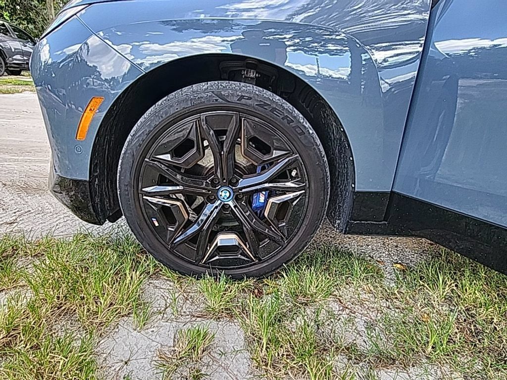 Used 2024 BMW iX M60 AWD/4WD image 7