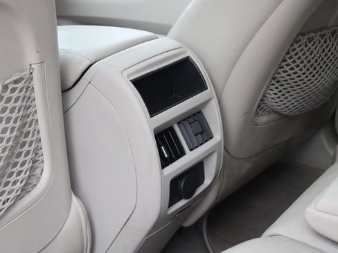 Used 2011 Cadillac SRX Luxury FWD image 23