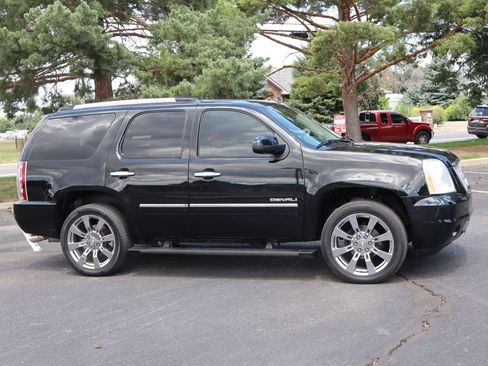 Used 2012 GMC Yukon Denali AWD/4WD image 2