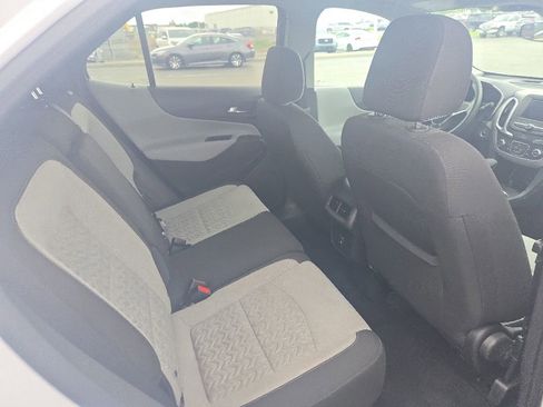 Used 2024 Chevrolet Equinox LS FWD image 28
