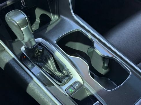 Used 2018 Honda Accord Sport image 12