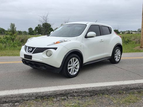 Used 2014 Nissan Juke S FWD image 2