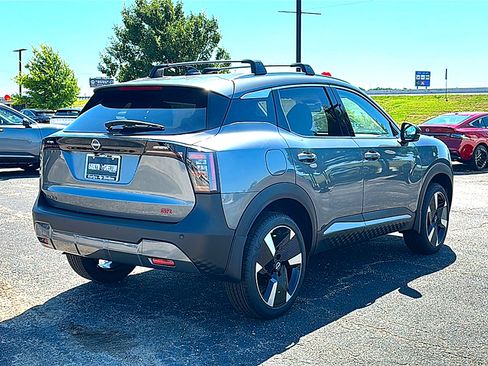 New 2026 Nissan Kicks SR w/ Cold Weather Package FWD image 8