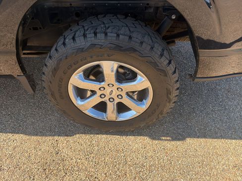 Used 2022 Ford F150 Lariat image 13