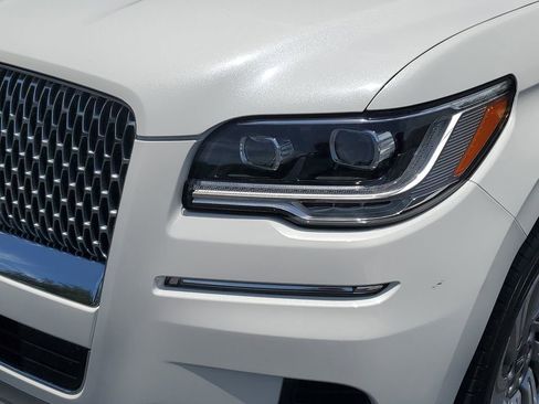 Used 2024 Lincoln Navigator Premiere AWD/4WD image 10