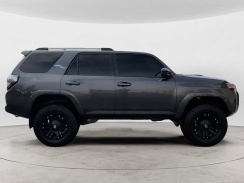 Used 2018 Toyota 4Runner TRD Off-Road image 6