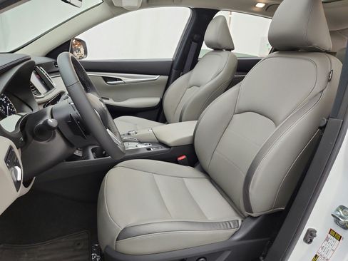 Used 2023 INFINITI QX50 Luxe FWD image 13