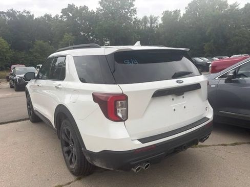 Used 2023 Ford Explorer ST w/ Technology Package AWD/4WD image 4
