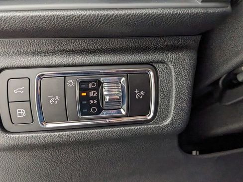 Used 2025 Lincoln Corsair Grand Touring w/ Towing Package image 22