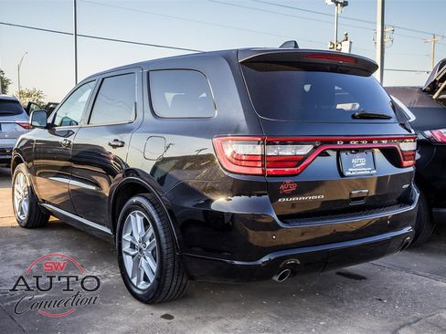 Used 2023 Dodge Durango GT image 4