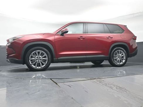 Certified 2025 Toyota Grand Highlander AWD image 43