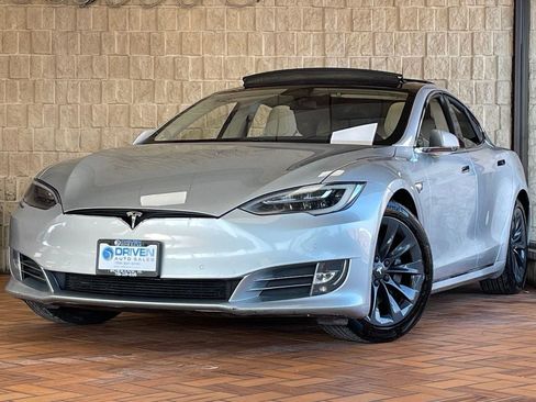 Used 2017 Tesla Model S 75D image 2