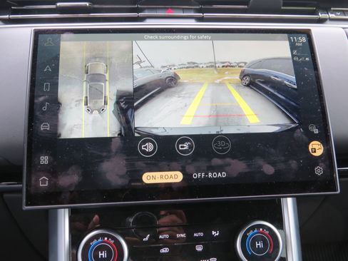 Used 2023 Land Rover Range Rover SE image 26