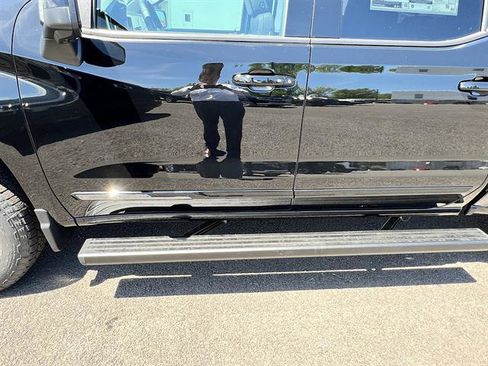 New 2026 Chevrolet Silverado 1500 High Country w/ Midnight Edition AWD/4WD image 11