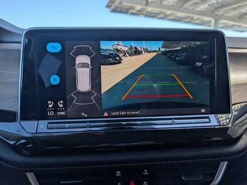 Used 2025 Volkswagen Atlas SE FWD image 16