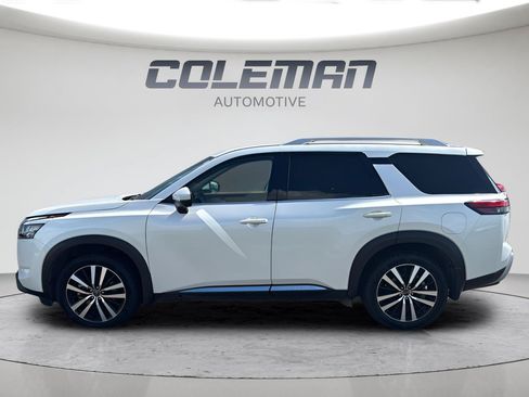 Used 2025 Nissan Pathfinder Platinum AWD/4WD image 11
