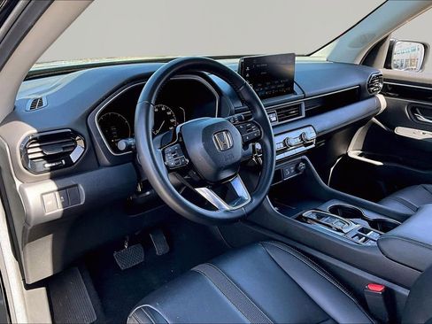 Used 2025 Honda Pilot EX-L image 14