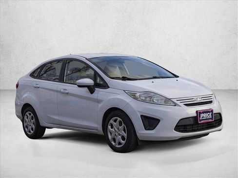 Used 2013 Ford Fiesta S image 3