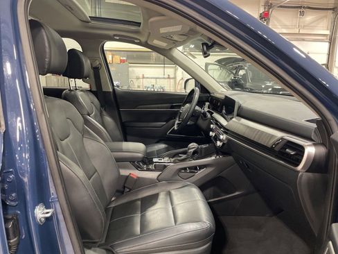 Used 2024 Kia Telluride EX w/ EX Captain's Chair Package image 14